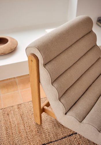 KAVE HOME Magira beige lenestol i heltre eik med naturlig finish