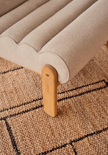 KAVE HOME Magira beige lenestol i heltre eik med naturlig finish