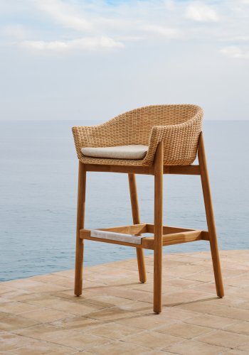 KAVE HOME Galea krakk i FSC 100 % heltre teak og syntetisk rotting 75 cm