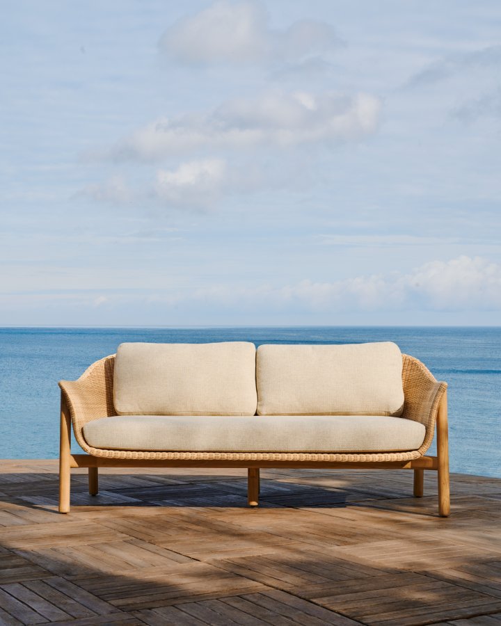 KAVE HOME Galea 2-seters sofa i FSC 100 % heltre teak og syntetisk rotting 170,5 cm