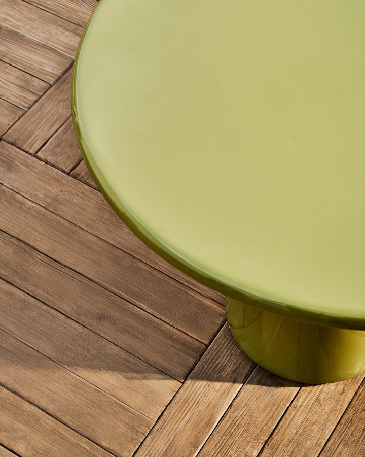 KAVE HOME Albanella salongbord i sement med blank grnn finish 65 cm