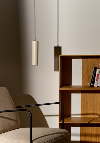 KAVE HOME Andia taklampe i aluminium med beige lakkert overflate