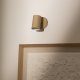 KAVE HOME Manie veggmontert metalllampe med beige teksturert overflate