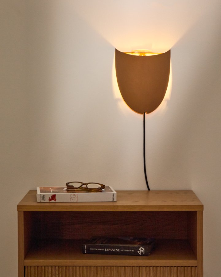 KAVE HOME Nibla veggmontert lampe i metall med terrakottaeffekt