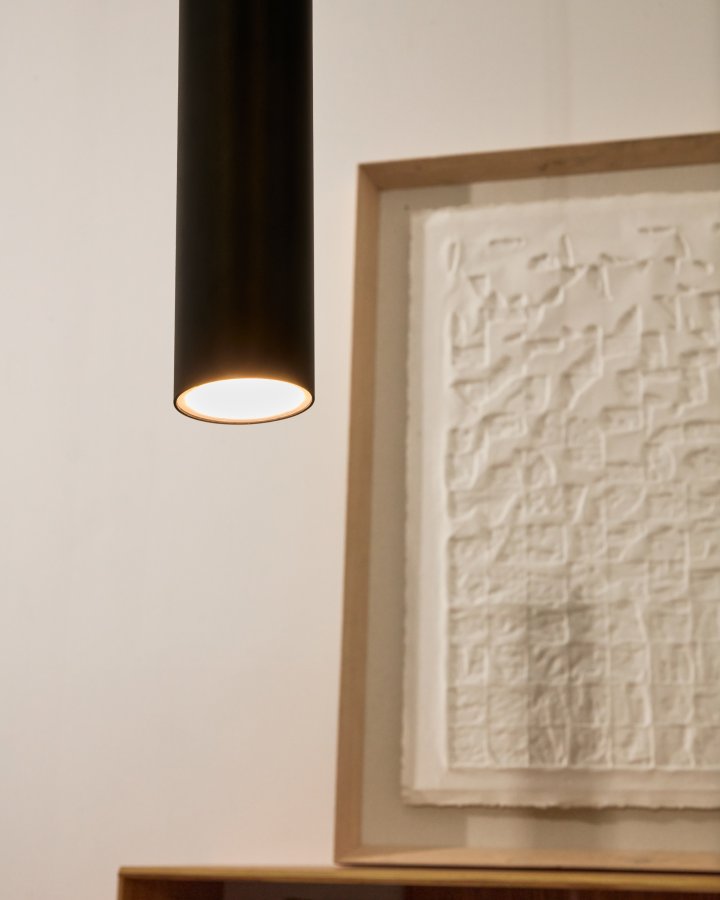 KAVE HOME Andia taklampe i aluminium med svartlakkert finish