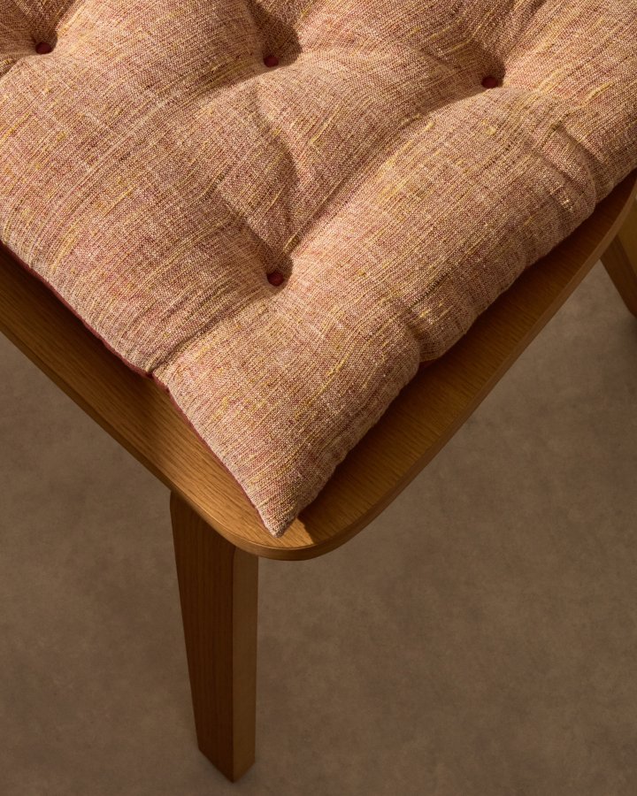 KAVE HOME Aren rosa stolpute 45 x 45 cm