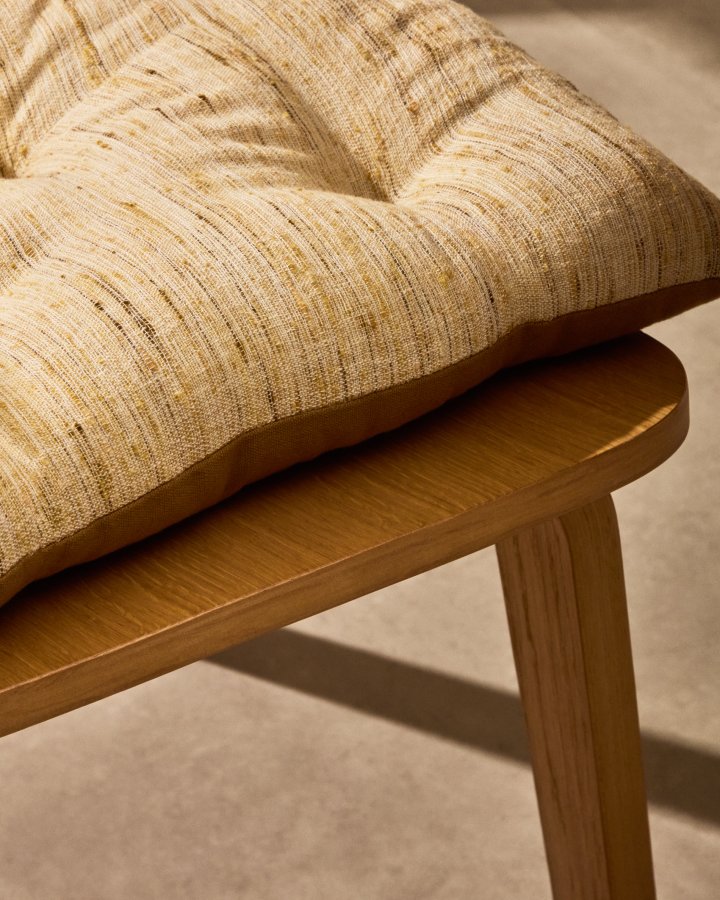 KAVE HOME Aren stolehynde, kvadratisk - sennep stof (45x45)