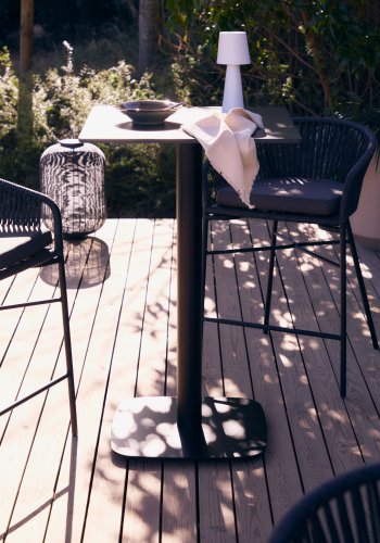 KAVE HOME Esilda hyt utendrs barbord, firkantet - svart HPL og svart metall (60x60x96)