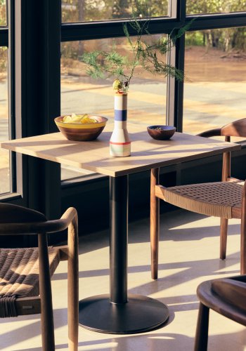 KAVE HOME Dina kafébord, firkantet - brun melamin og svart metall (70x70)