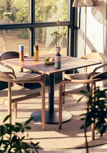 KAVE HOME Esilda salongbord, firkantet - valnttfinish melamin og svart metall (90x90)