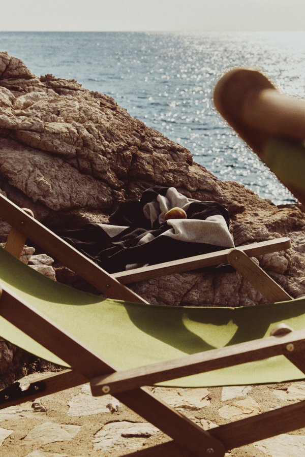 KAVE HOME Vilara udend�rs liggestol, foldbar - gr�n stribet stof og natur akacietr�