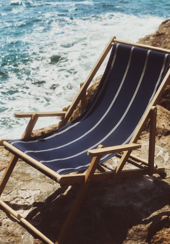 KAVE HOME Vilara udend�rs liggestol, foldbar - bl� og beige stribet stof og natur akacietr�