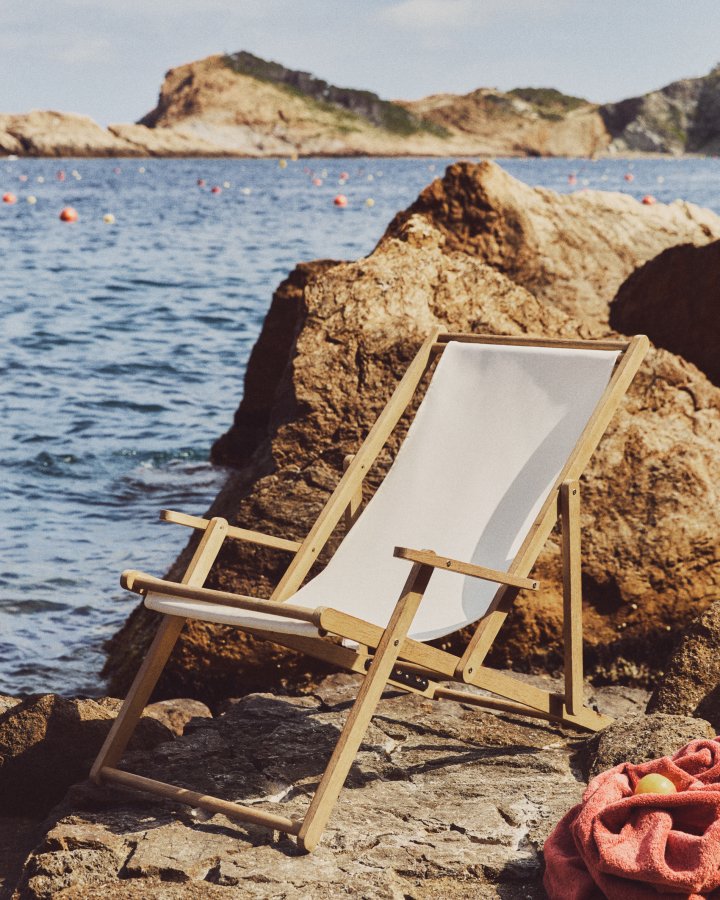 KAVE HOME Vilara udend�rs liggestol, foldbar - hvid stof og natur akacietr�