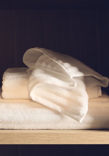 KAVE HOME Navira badeh�ndkl�de, rektangul�r - hvid bomuld (70x140)