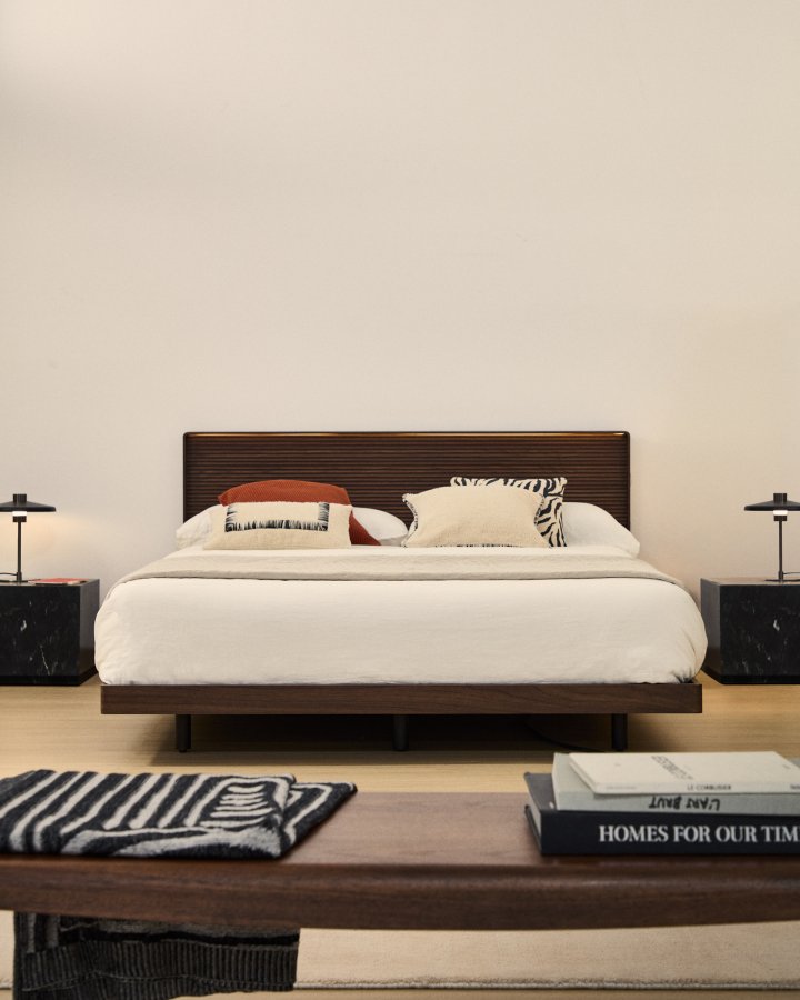 KAVE HOME Norlen sengegavl, m. LED-lys - m�rk valn�ddefiner (til seng op til 180 cm)