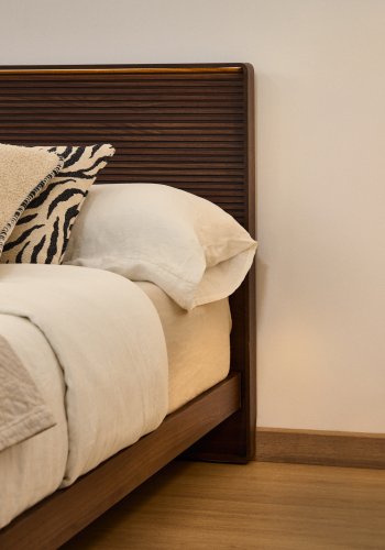 KAVE HOME Norlen sengebund, m. LED-lys - m�rk valn�ddefiner (til 180 x 200 cm madras)