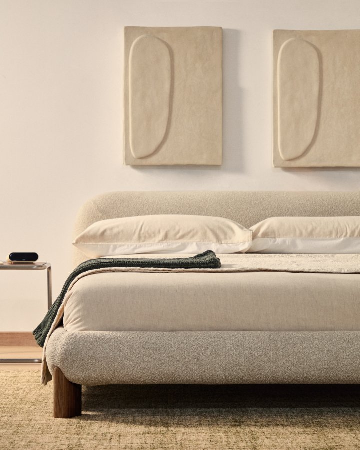 KAVE HOME Odina sengeramme, m. aftageligt betr�k - ecru boucl� og valn�d asketr� (til en madras p� 160 x 200 cm)