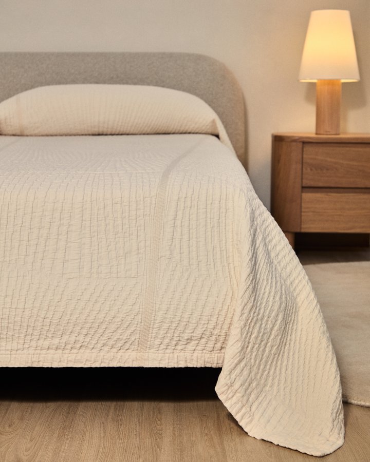 KAVE HOME Odina sengeramme, m. aftageligt betr�k - ecru boucl� og natur asketr� (til en madras p� 180 x 200 cm)