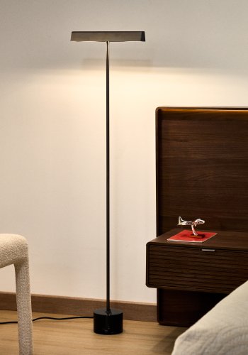 KAVE HOME Lynor gulvlampe - b�rstet st�l med sort marmorfod