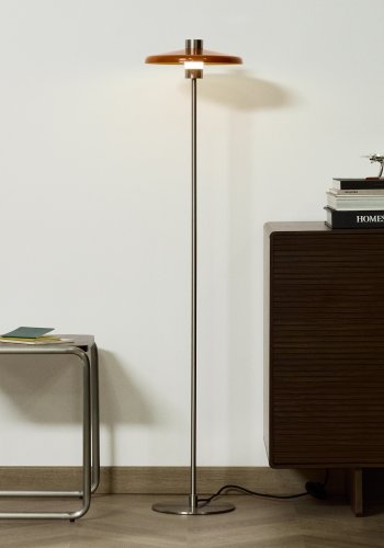 KAVE HOME Nuvira gulvlampe - orange og lysegr�t b�rstet metal