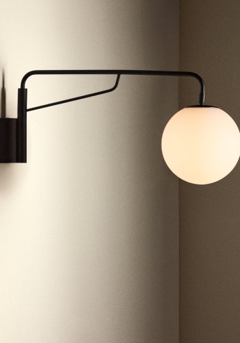 KAVE HOME Eilo v�glampe - matteret glaskugle og sort st�l