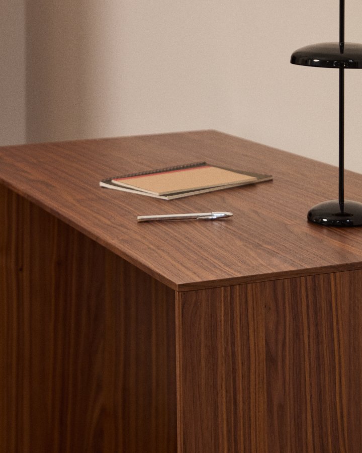 KAVE HOME Litto skrivebord, rektangul�r - brun valn�ddefin&eacute;r (140x60)