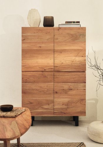 KAVE HOME Uxue h�j sk�nk, m. 4 l�ger og 4 hylder - akacietr� med bleget finish og sort st�l