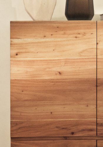 KAVE HOME Uxue h�j sk�nk, m. 4 l�ger og 4 hylder - akacietr� med bleget finish og sort st�l