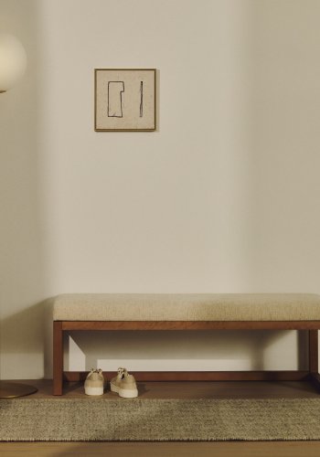 KAVE HOME Loya b�nk, rektangul�r - beige chenille og valn�ddefarvet b�getr� (128x42)