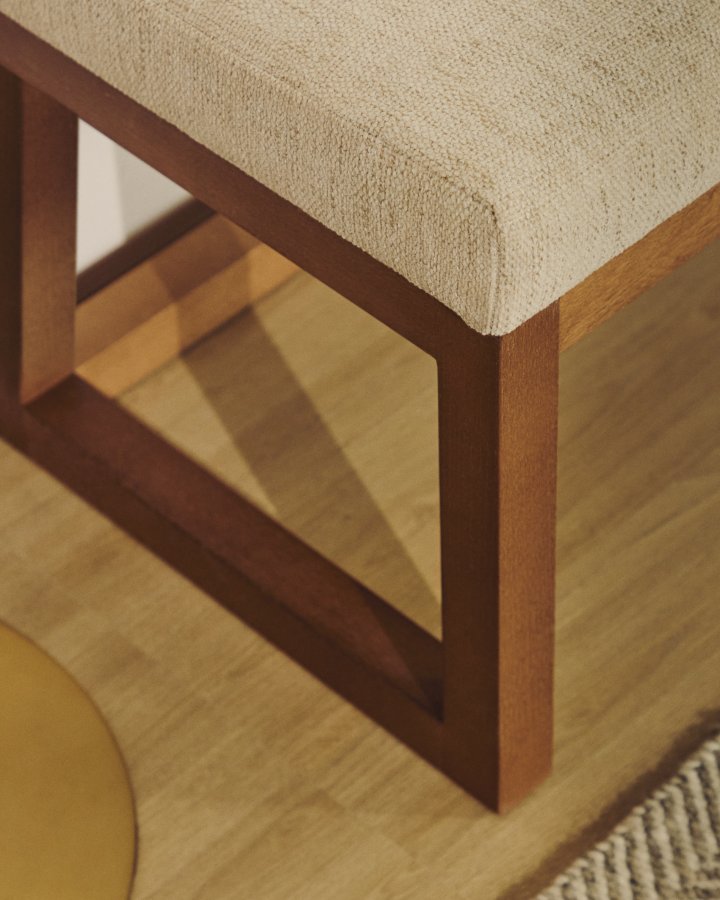 KAVE HOME Loya b�nk, rektangul�r - beige chenille og valn�ddefarvet b�getr� (128x42)