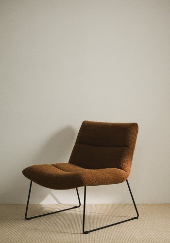 KAVE HOME Asen l�nestol - terrakotta chenille og sort st�l