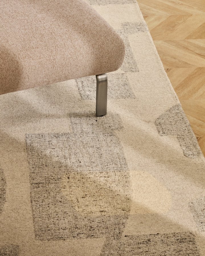 KAVE HOME Amsen fodskammel, rektangul�r - lysebrun chenille og b�rstet rustfrit st�l (68x55)