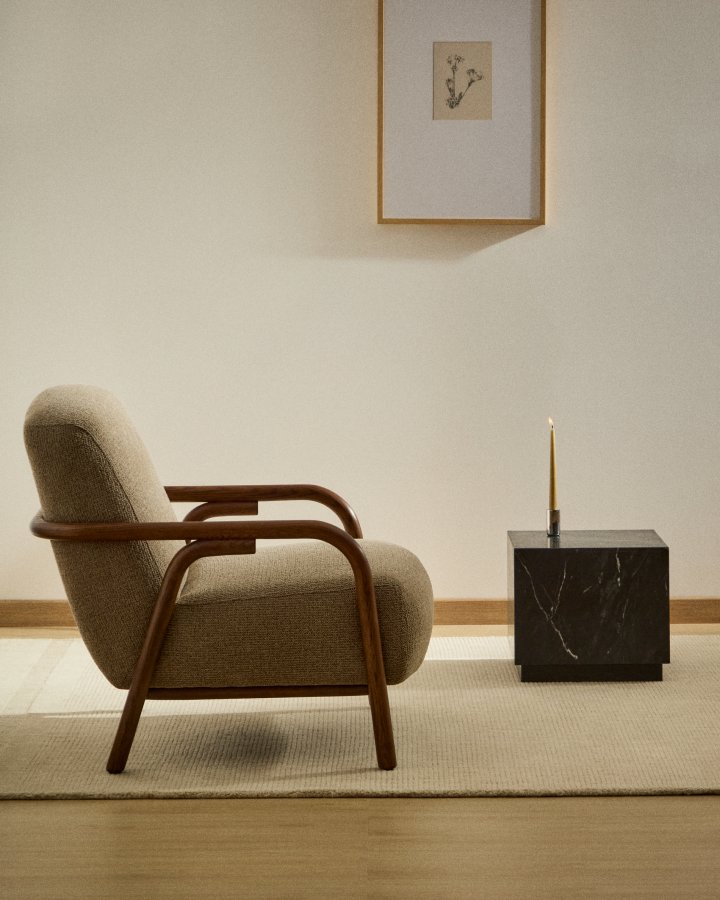 KAVE HOME Sylo l�nestol, m. arml�n - taupe chenille og valn�ddefarvet asketr�