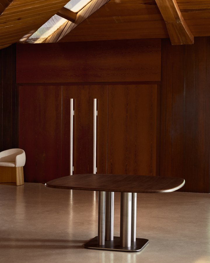 KAVE HOME Melvar spisebord. kvadratisk - brun valn�ddefiner og b�rstet rustfrit st�l (150x150)