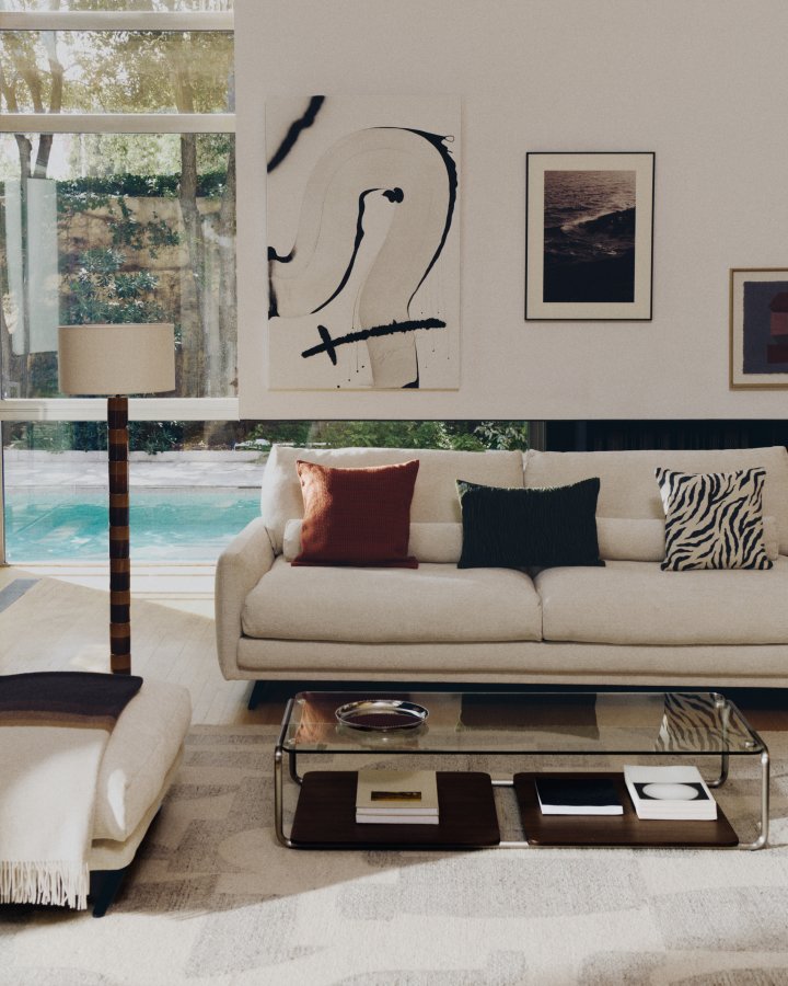 KAVE HOME Tarsel sofabord - h�rdet glas, bakke i valn�ddefiner og b�rstet rustfrit st�l (140x60)