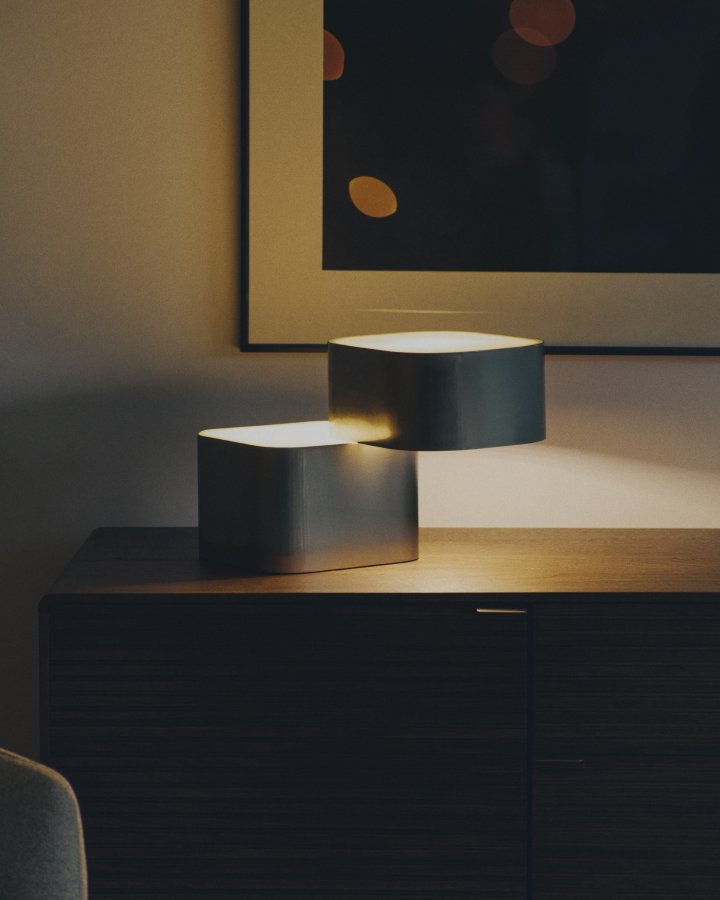 KAVE HOME Tanden bordlampe - gr� metal med b�rstet finish