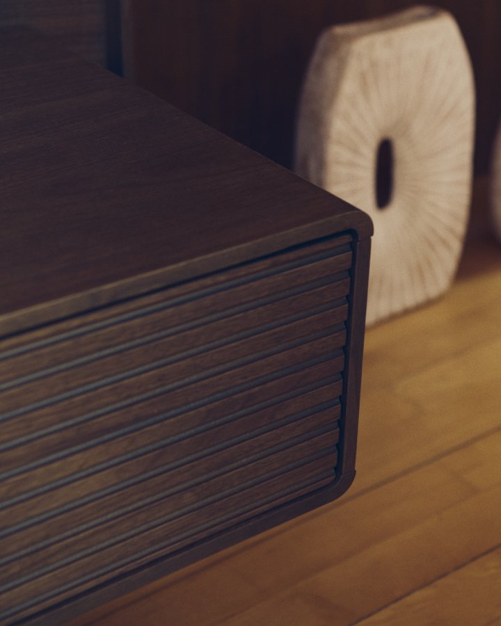 KAVE HOME Norlen sengeramme, m. 2 natborde og LED-lys - valn�ddefiner med m�rk finish (160x200)