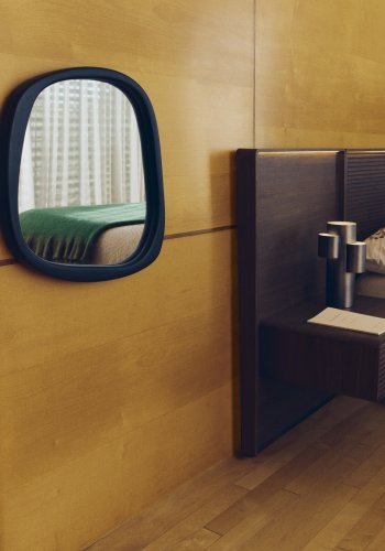 KAVE HOME Alura v�gspejl, organisk - spejlglas og sort teaktr� (45,5x47)