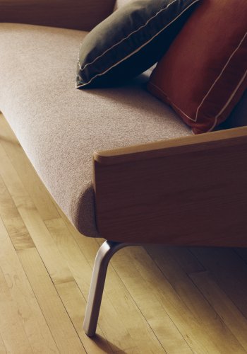 KAVE HOME Amsen 2 pers. sofa - beige chenille, egetr�skrydsfiner, b�rstet rustfrit st�l (150cm)