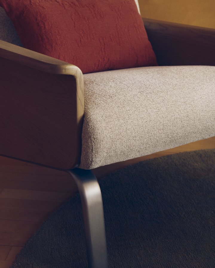 KAVE HOME Amsen l�nestol, m. arml�n - beige chenille, egetr�skrydsfiner, b�rstet rustfrit st�l