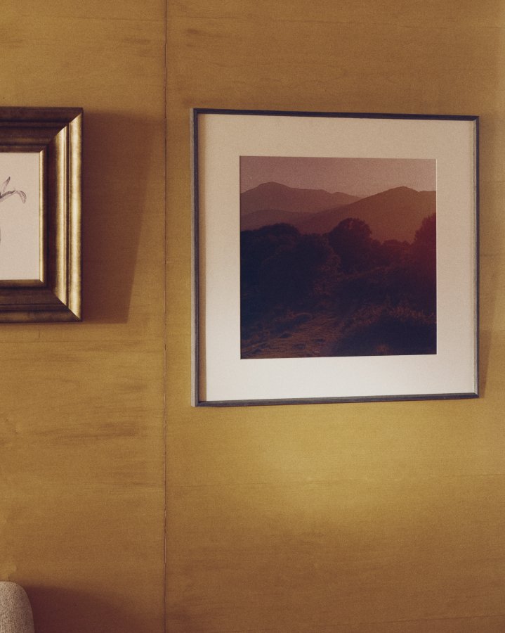 KAVE HOME Zavira billede, kvadratisk - multifarvet fotografi af La Garrotxa-landskabet (58x58)