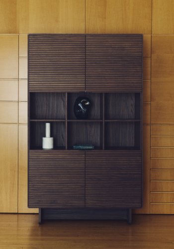 KAVE HOME Norlen h�j sk�nk, m. 4 l�ger og hylder - valn�ddefiner