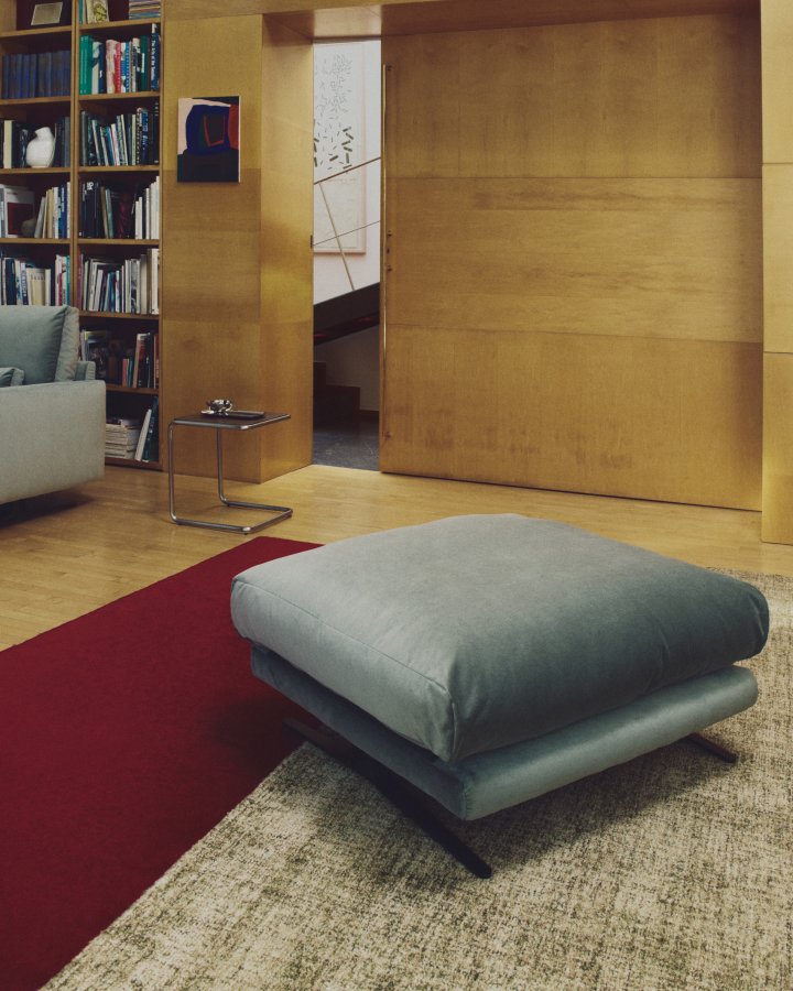 KAVE HOME Veliro fodskammel, rektangul�r - gr�n fl�jl stof og sort st�l (90x85)