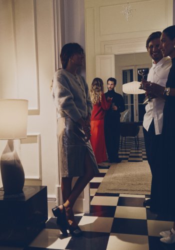 KAVE HOME Viona stor bordlampe - elfenben bomuld og gr� metal med tekstureret steneffekt (H:77)