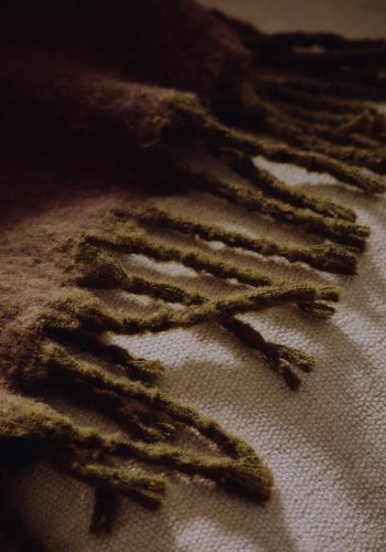 KAVE HOME Elvori plaid, m. frynser, rektangul�r - gr�n genbrugt akryl (170x130)