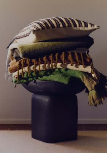 KAVE HOME Elvori plaid, m. frynser, rektangul�r - gr�n genbrugt akryl (170x130)