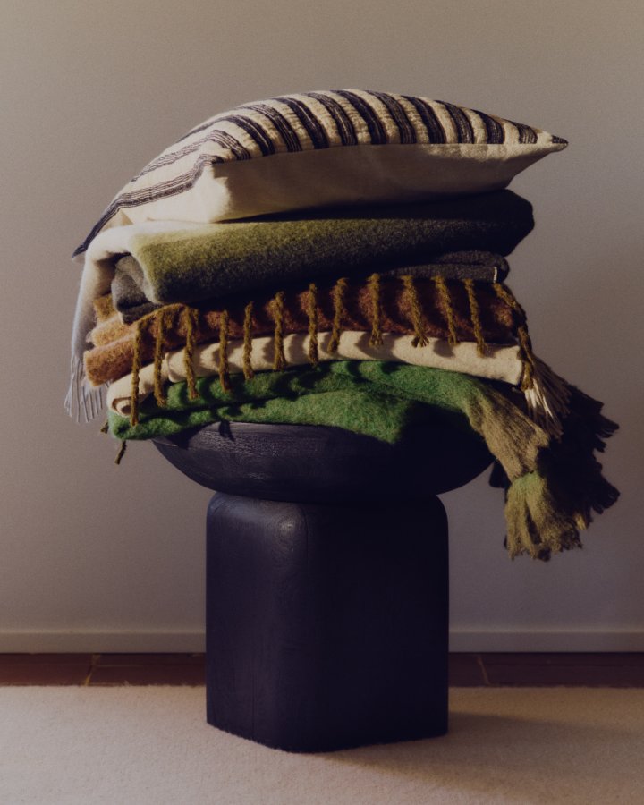 KAVE HOME Elvori plaid, m. frynser, rektangul�r - gr�n genbrugt akryl (170x130)