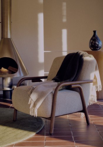 KAVE HOME Sylo l�nestol, m. arml�n - beige chenille og valn�ddefarvet asketr�