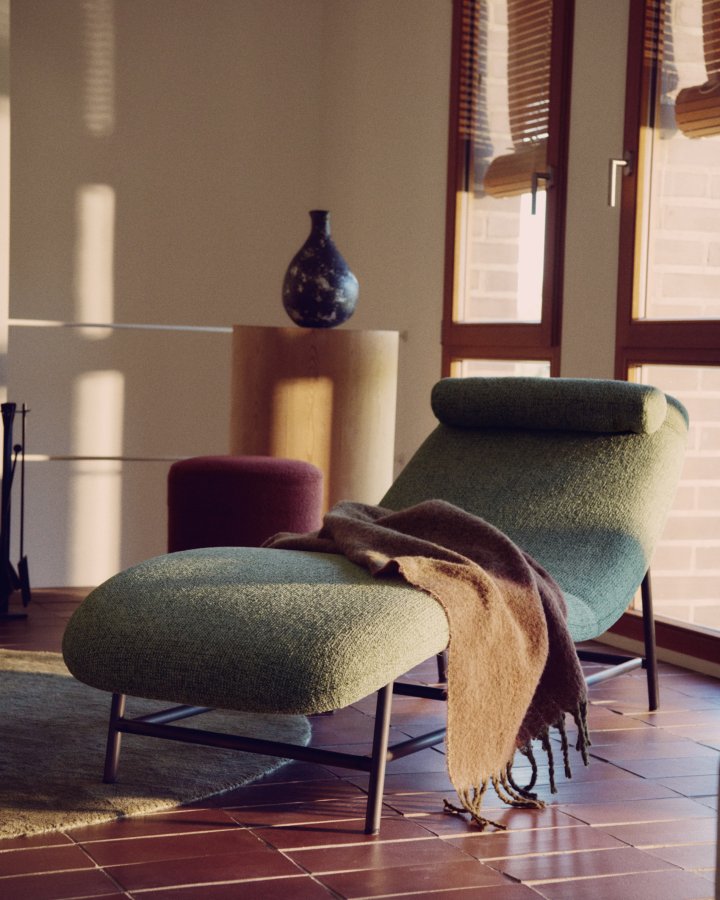 KAVE HOME Osla chaiselong - gr�n chenille og b�rstet grafit rustfrit st�l (175x71,5)