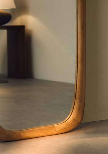 KAVE HOME Alura gulvpejl, organisk - spejlglas og natur teaktr� (158x61)